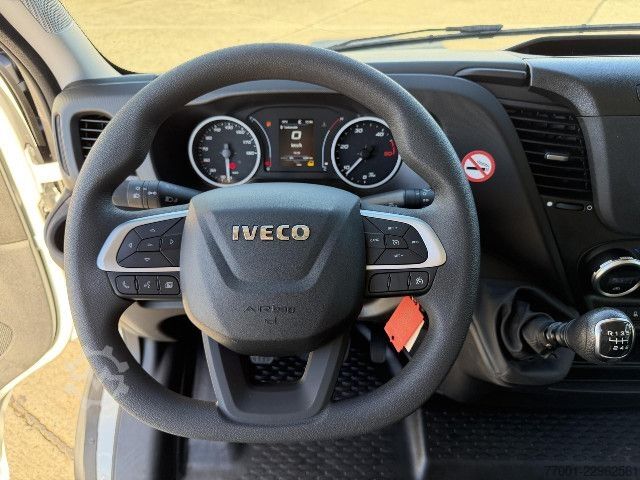 Furgão de painéis IVECO 35S16V Klima / Kamera / Tempomat