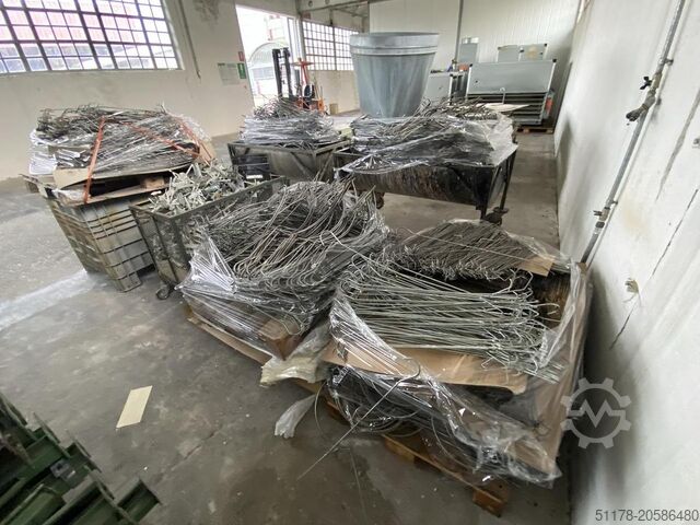 1999 CM System D8 transportor aerian (lanț de vopsire) pentru manipularea scaunelor sau a... CM System D8