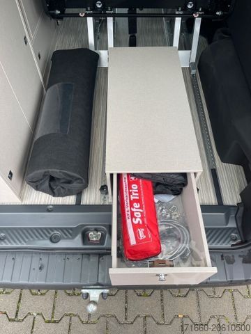 Campervan BÜRSTNER Playa Limited C 500 Safety Paket, AHK, Markise