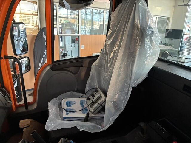 Другое Mercedes-Benz Unimog U 530 mit neuem Motor