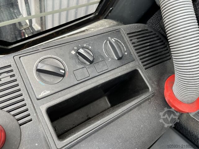 Forklift listrik 4 roda Linde E20PHL-02