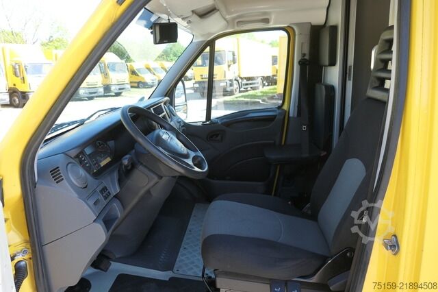 Skåpbil iveco Daily 35 S11 C30C AUTOMATIK KAMERA Regale LUFT DURCHGANG EURO-5 CoC