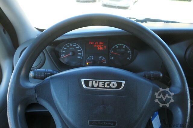 Skåpbil iveco Daily 35 S11 C30C AUTOMATIK KAMERA Regale LUFT DURCHGANG EURO-5 CoC
