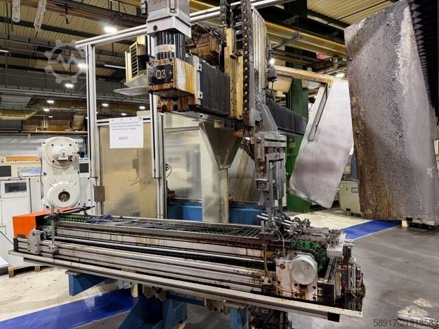 Keskittävä hiontakone GHIRINGHELLI CNC siemens 840 M12SP610 CNC 6A