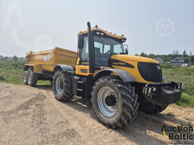 Trattore JCB Fastrac 3220