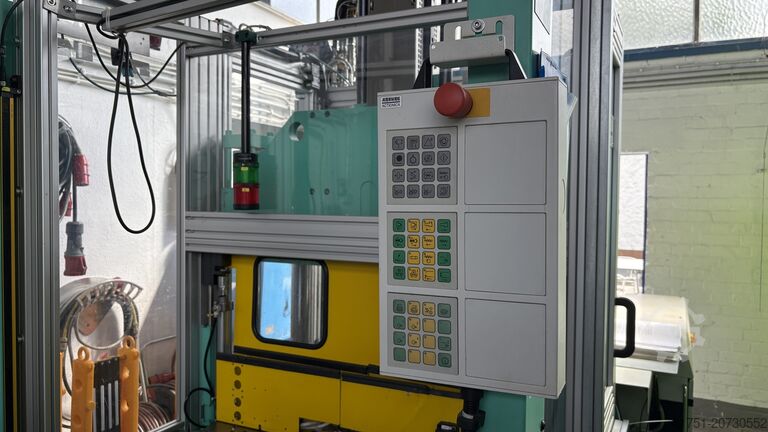 Macchina ad iniezione verticale Arburg Allrounder 900 T 800-150