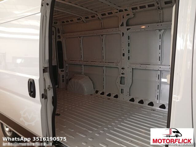 Langer Lieferwagen FIAT Ducato Maxi