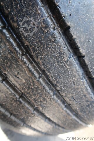 Kipper Auflieger Wielton NW-3 Stahlrundmulde