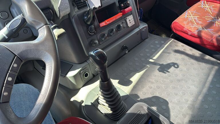 Kamion sa ravnom platformom Iveco MAGIRUS A260S/80 ST13 1050