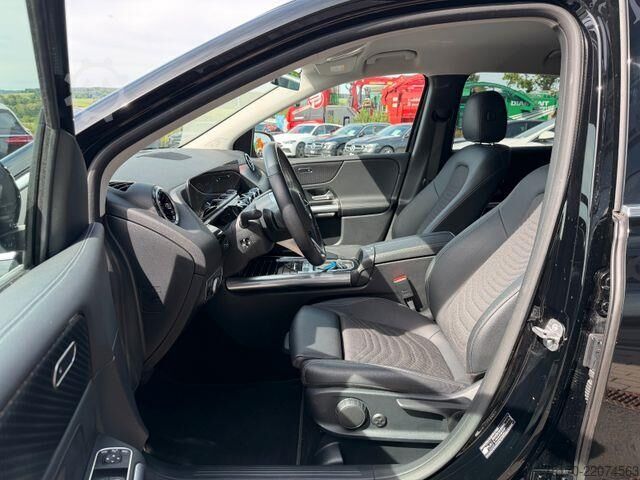 รถสเตชั่นแวกอนหลังคาสูง Mercedes-Benz B 250 e Progressive MBEAM+R-Kamera+Carplay+MBUX