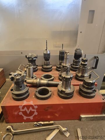 Vertical Milling Machine OKUMA 4V-NC Okuma & Howa 4V-NC