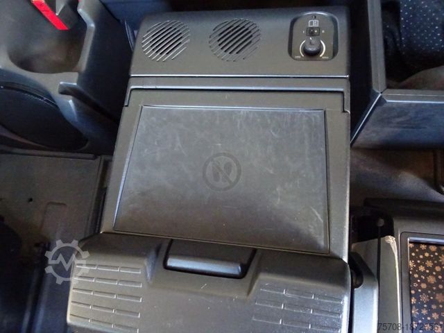 Standard tractor unit MAN 18.460 TGX*Retarder*Navi*Flachdach*1Bett*Kühlbox