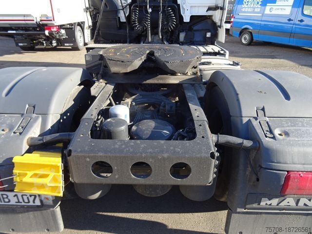 Standard tractor unit MAN 18.460 TGX*Retarder*Navi*Flachdach*1Bett*Kühlbox
