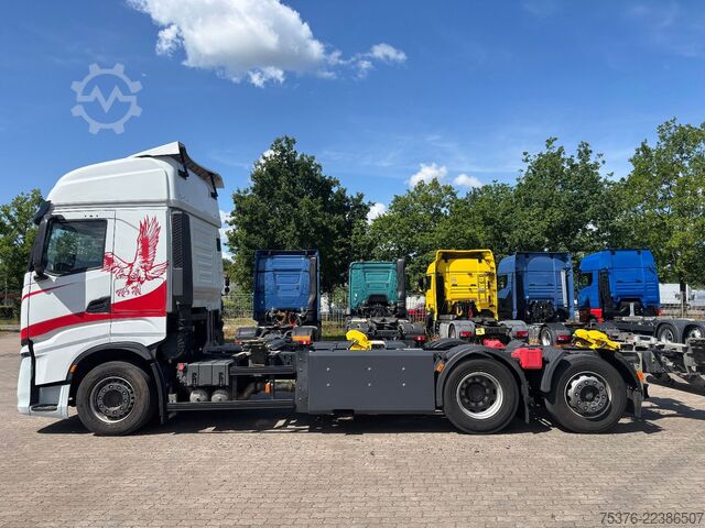 Camión con caja móvil IVECO S-Way CNG AS260 Intarder Lift. Lenkachse