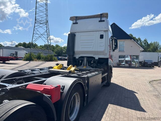 Camión con caja móvil IVECO S-Way CNG AS260 Intarder Lift. Lenkachse