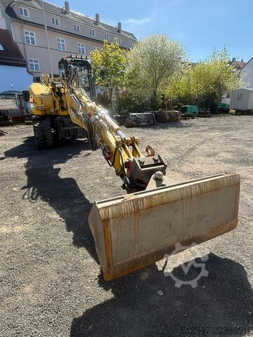 Excavadora móvil KOMATSU PW 98 MR-10 / gepflegt / 1650 Bh / inkl. GRL+TL