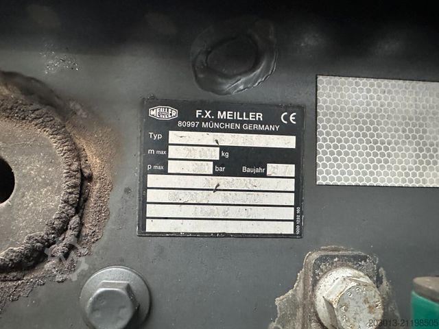 Grúa montada en camión VOLVO 450 8x4 Abrollkipper MEILLER Kran PENZ 17L8.50R