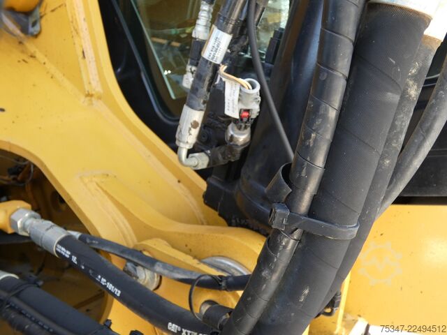 Crawler excavator Caterpillar 330