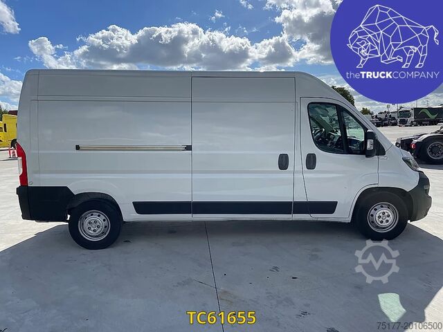 Box van Peugeot Boxer 435 L3 H2 2.2 Blue HDI