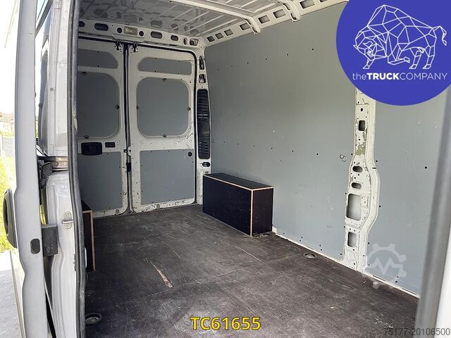 Box van Peugeot Boxer 435 L3 H2 2.2 Blue HDI