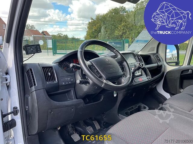 Box van Peugeot Boxer 435 L3 H2 2.2 Blue HDI