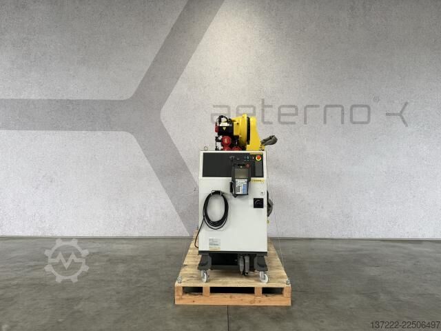 หุ่นยนต์ Refurbished พร้อมการรับประกัน 1 ปี FANUC R-2000iB/200R