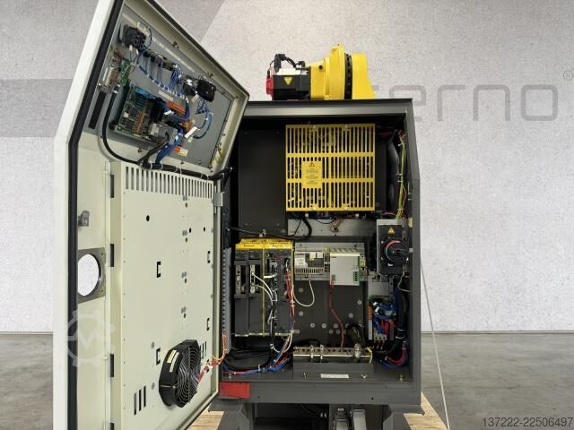 หุ่นยนต์ Refurbished พร้อมการรับประกัน 1 ปี FANUC R-2000iB/200R
