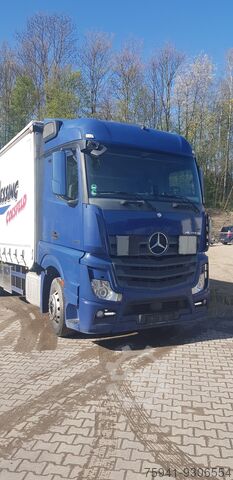 Plakanā platforma / brezenta plēve Mercedes-Benz 2542