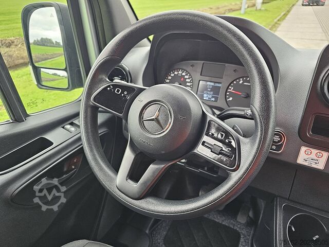 High-roof van MERCEDES-BENZ SPRINTER 315 L2H2 RWD Mbux Autom!