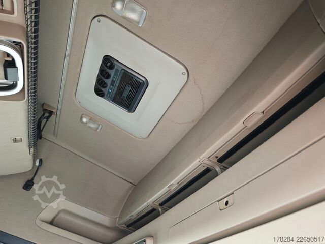 واحد تراکتور با حجم بالا SCANIA R450  MEGA Vollverkleidung Standklima