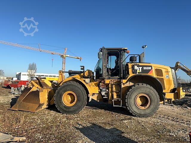 Máy xúc Caterpillar 966M