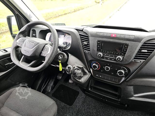 High-roof van IVECO DAILY 35S14 L2H2 3.5t-Trekhaak!