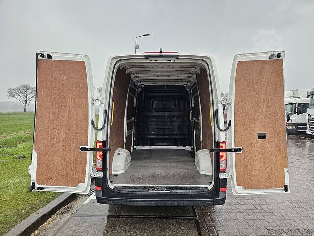 High-roof van VOLKSWAGEN CRAFTER 2.0 L3H3 2xZijdeur Euro6