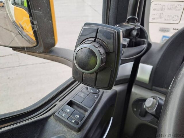 รถกวาดถนน MAN TGS26.360 6x2 BekkerLaGram SV