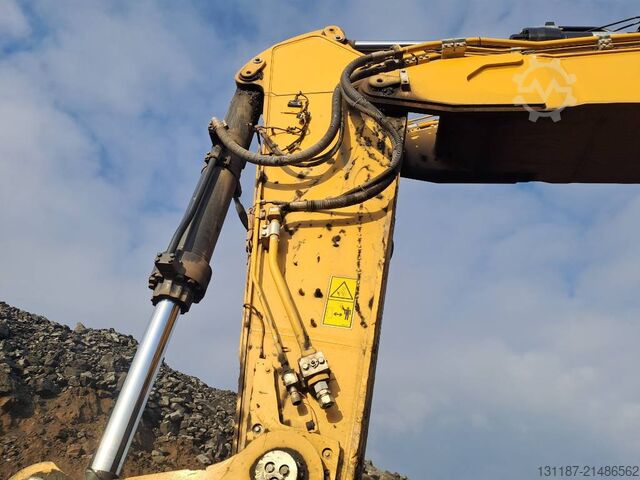 รถขุดตีนตะขาบ CAT 395