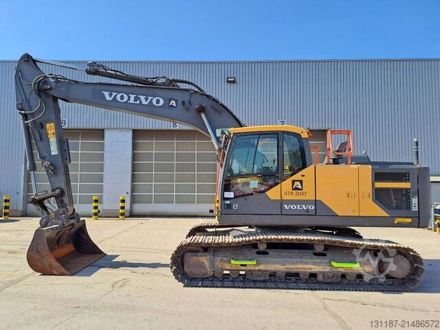 รถขุดตีนตะขาบ Volvo EC220EL