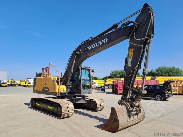 รถขุดตีนตะขาบ Volvo EC220EL