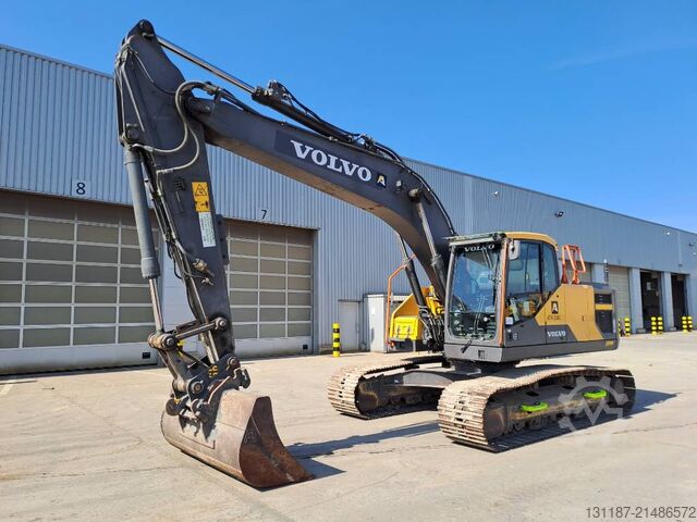 รถขุดตีนตะขาบ Volvo EC220EL