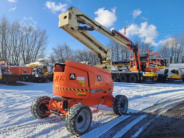 Teleskopska platforma JLG EC520AJ