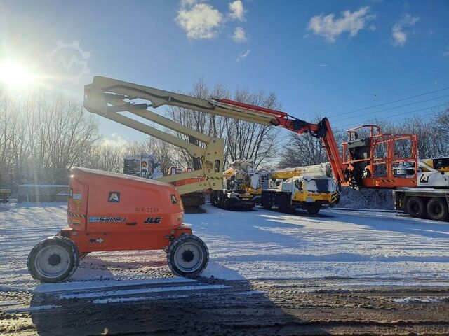 Teleskopska platforma JLG EC520AJ