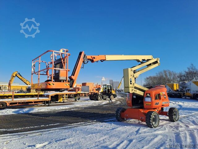 Teleskopska platforma JLG EC520AJ