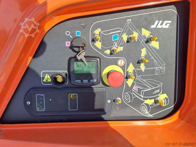 Teleskopska platforma JLG EC520AJ