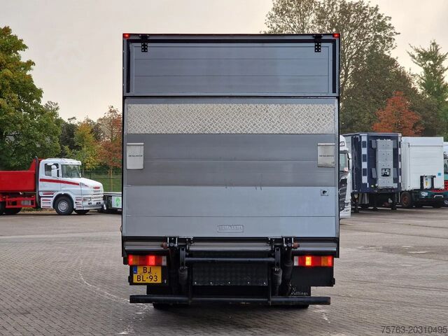 Valise MAN TGL 12.220 LL 4x2 Box , loading lift