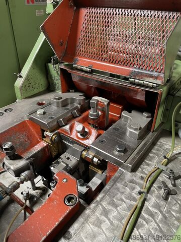 Tekan sekrup National Machinery M56