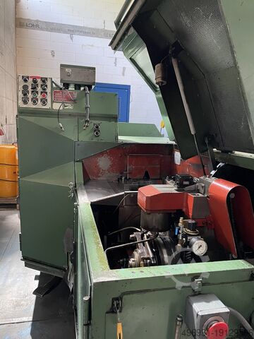 Double pressure press for screw manufacturing. SACMA KSP11