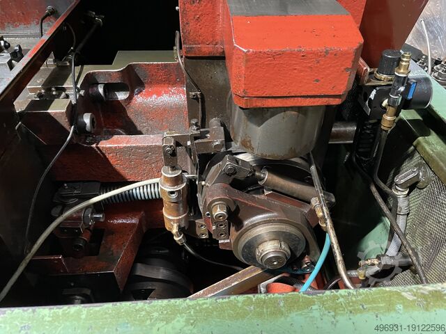 Double pressure press for screw manufacturing. SACMA KSP11