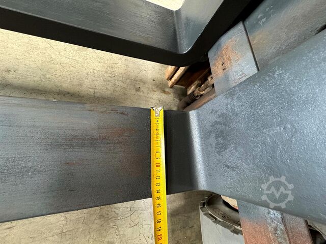 Furci telescopice hidraulice Linde 3000 kg