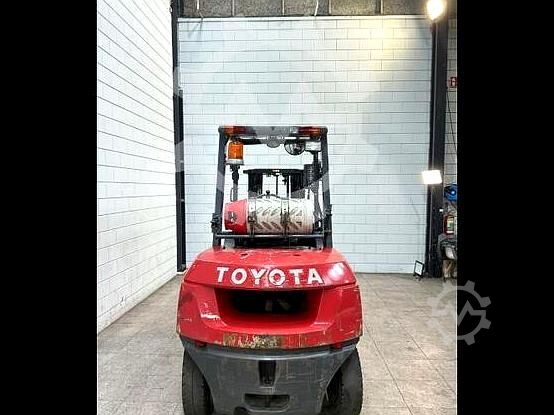Forklift Toyota 02-7 FG 40