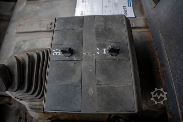 Kamion cisterna MERCEDES SK 1831 L - WATER/EAU-11.500 L/3 Comp.