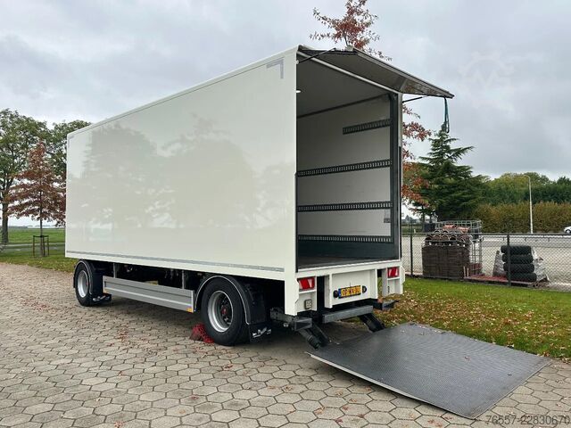 Kufr Pacton PACTON GESLOTEN AANHANGER MET LAADKLEP
